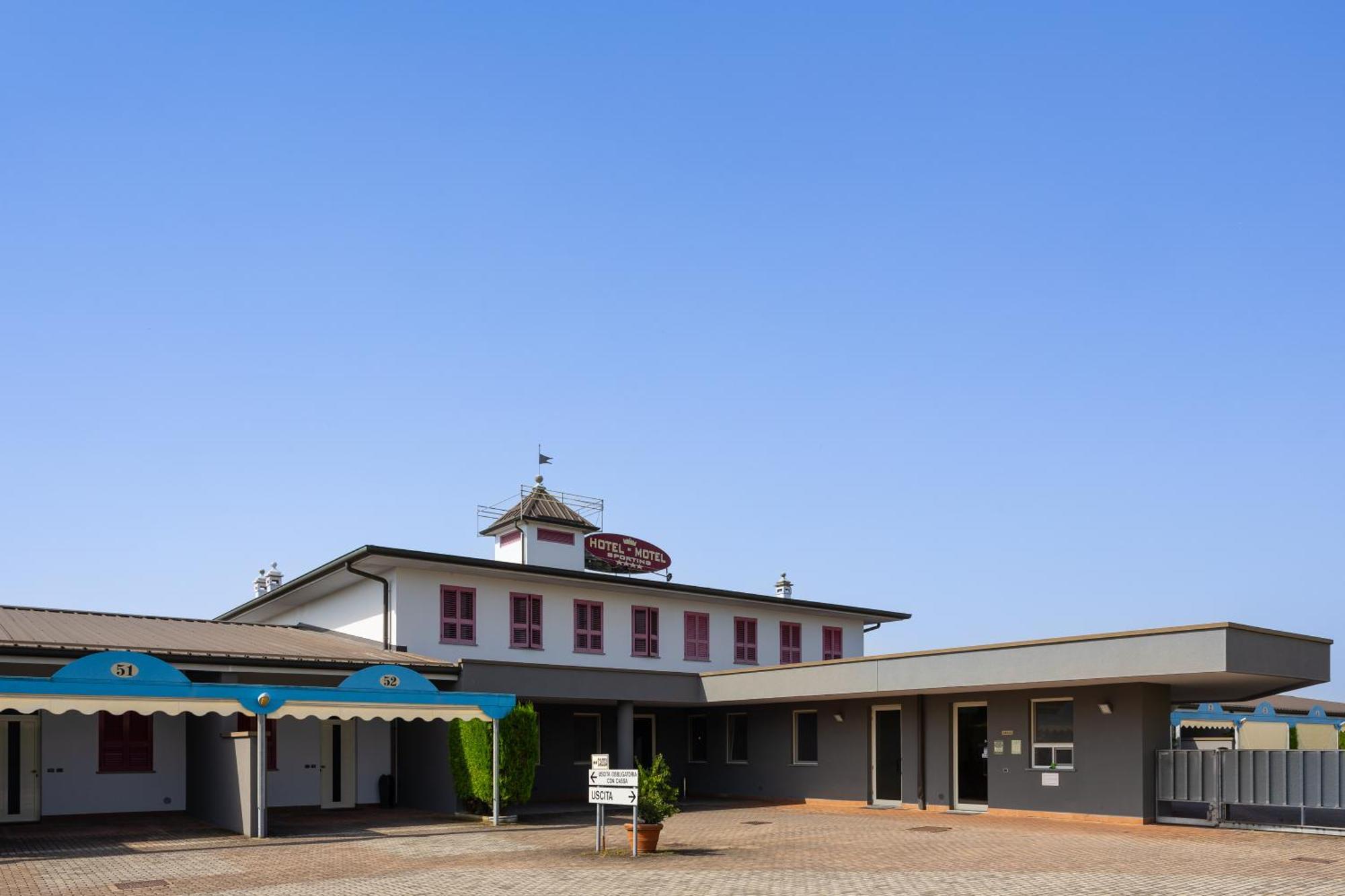 Hotel Motel Sporting Montodine エクステリア 写真