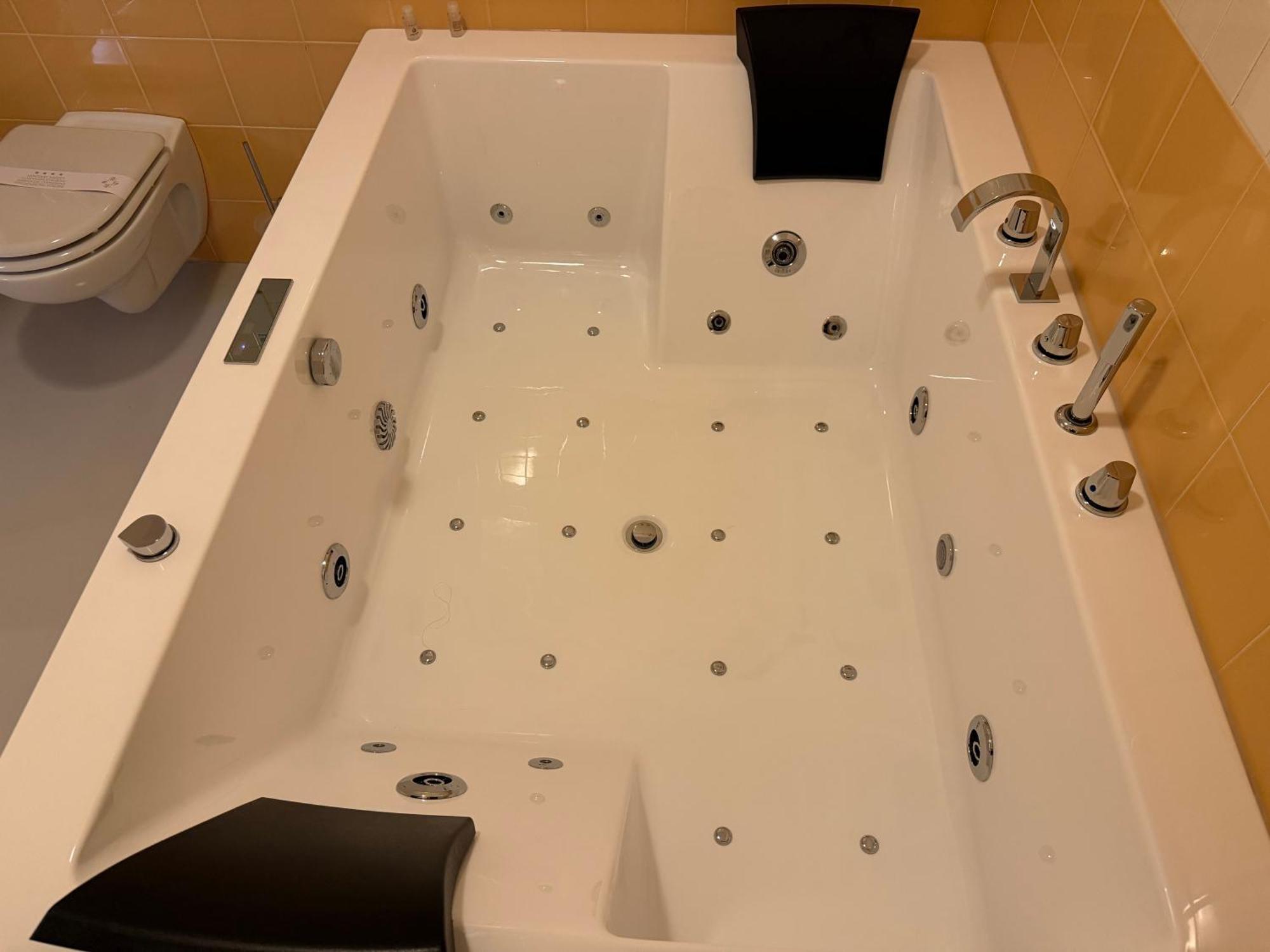 Hotel Motel Sporting Montodine エクステリア 写真