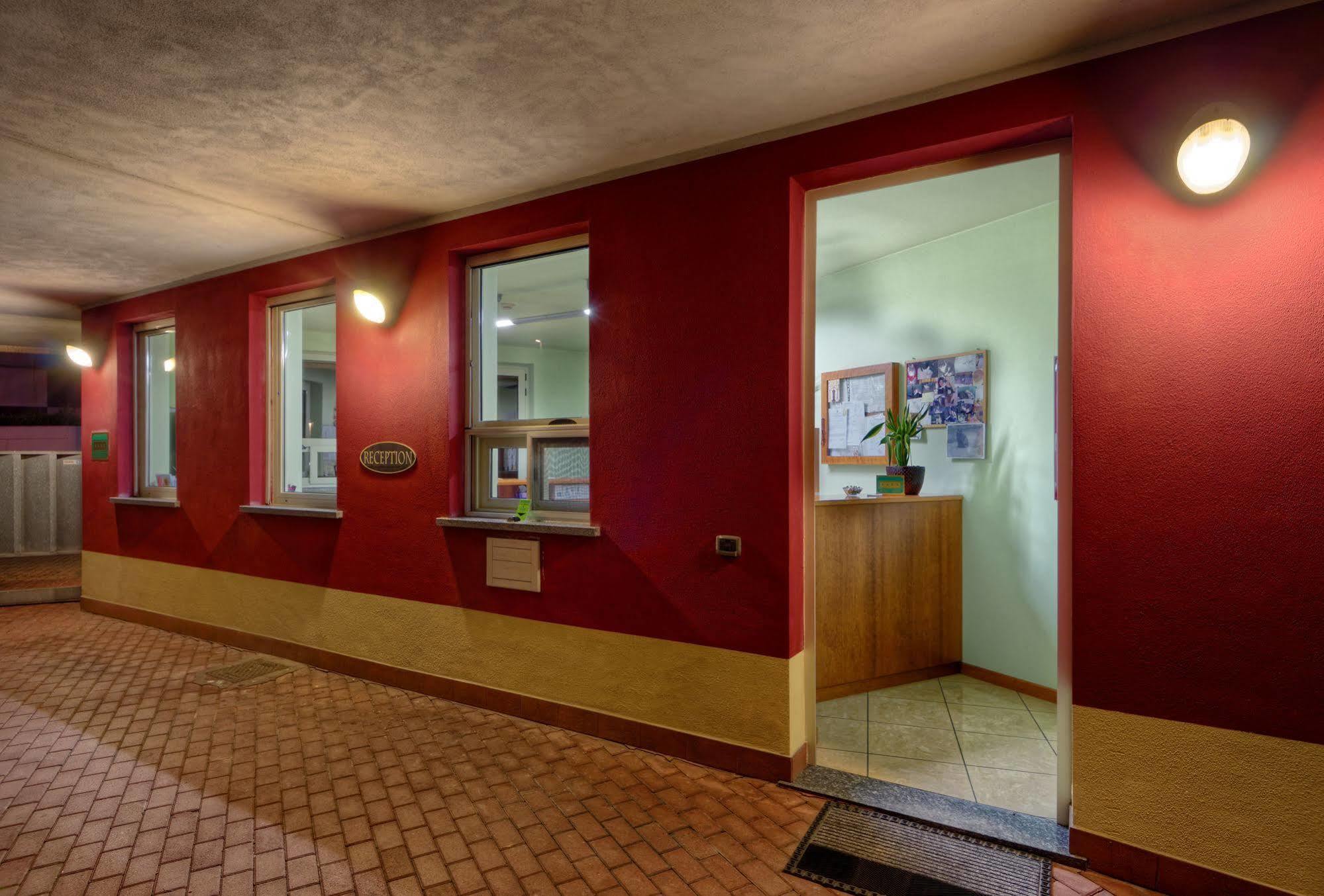 Hotel Motel Sporting Montodine エクステリア 写真